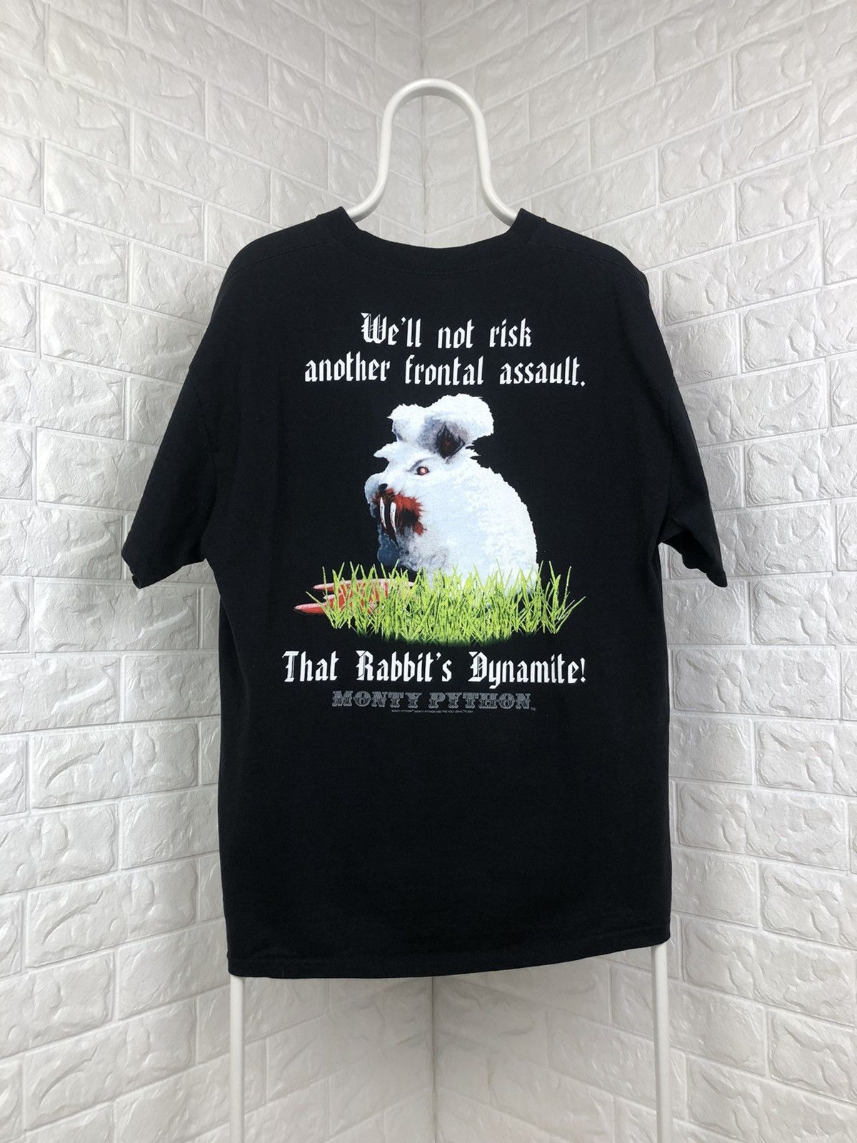 Vintage Vintage Monty Python - that's rabbit Dynamite Size US XL / EU 56 / 4 - 1 Thumbnail
