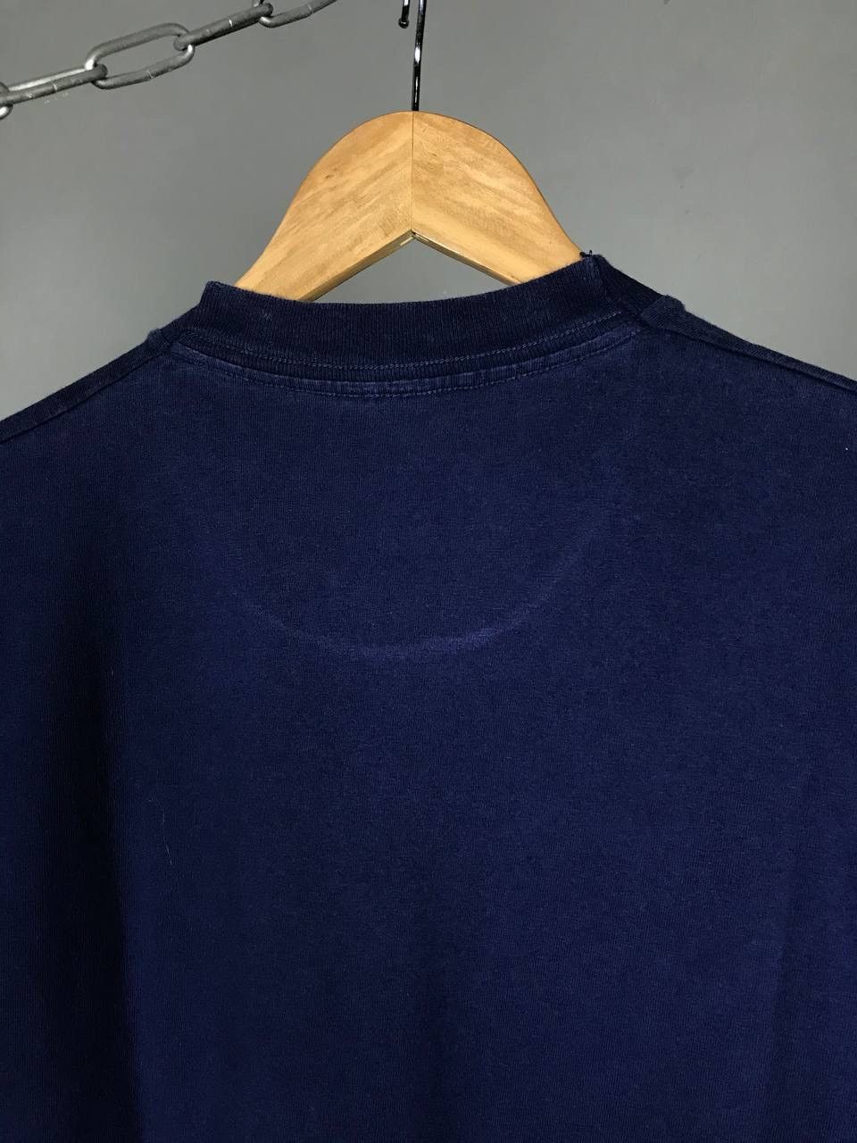 Nike Nike swoosh streetwear vintage center logo tee Size US L / EU 52-54 / 3 - 7 Thumbnail