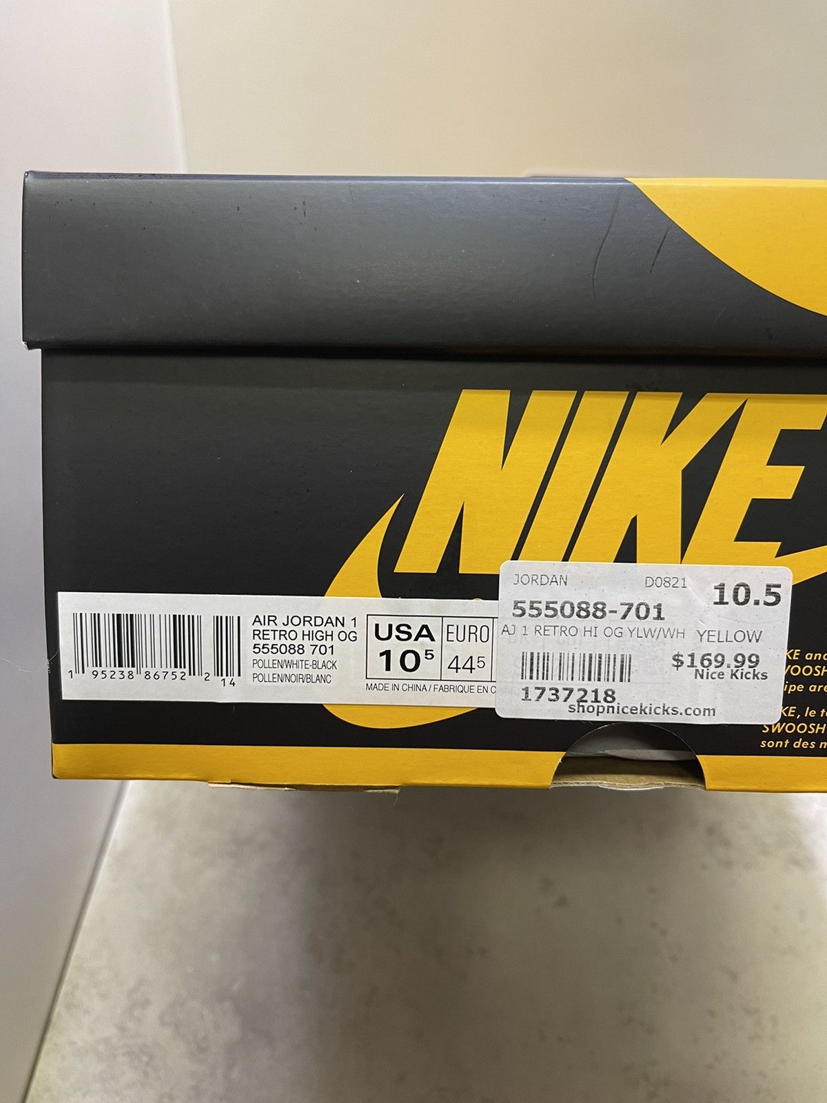 Nike Nike Air Jordan Retro 1 HIGH OG Pollen Yellow Size 10.5 Mens Size US 10.5 / EU 43-44 - 11 Preview