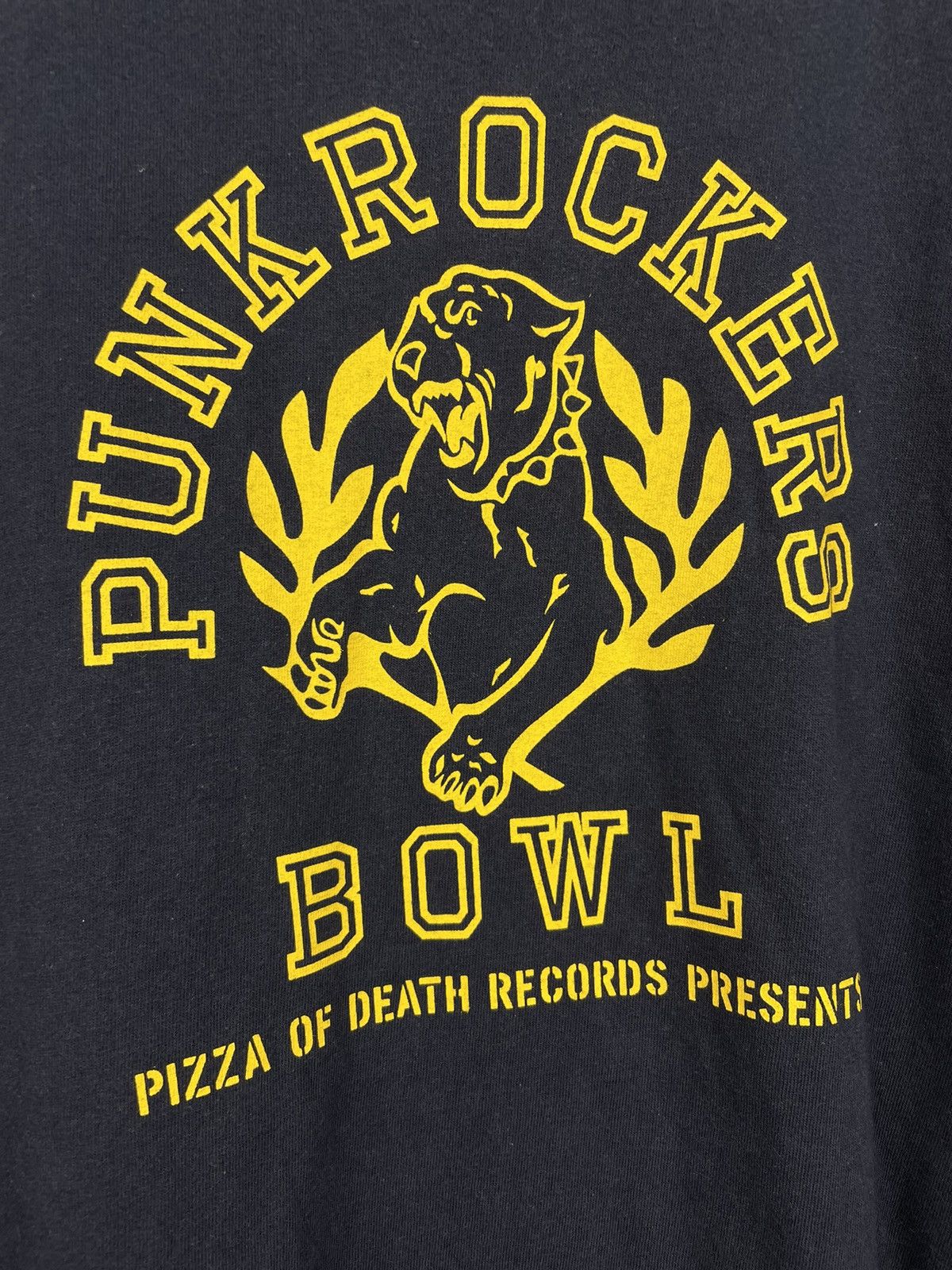 Band Tees Vintage Y2K Punkrockers Bowl pizza of death records t shirt Size US XL / EU 56 / 4 - 4 Thumbnail