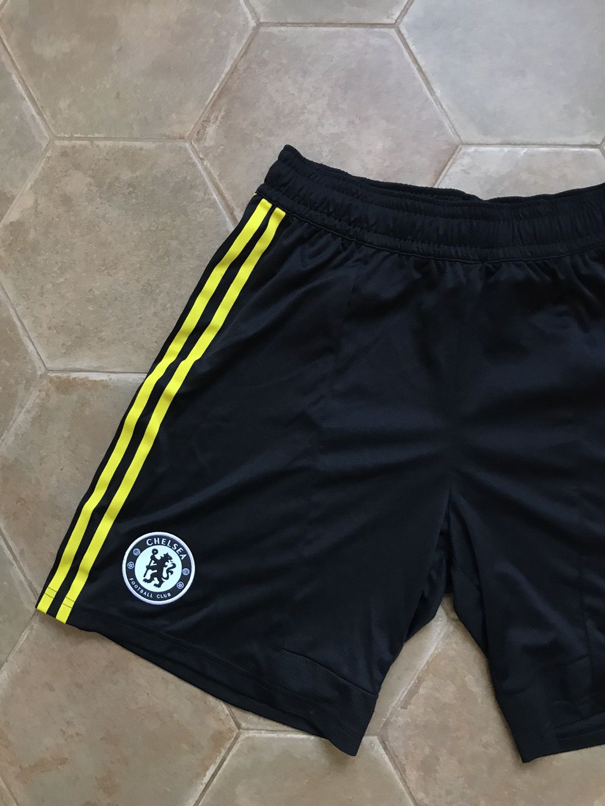 Chelsea Soccer × Vintage CHELSEA SHORTS VINTAGE ADIDAS Size US M / EU 48-50 / 2 - 2 Thumbnail