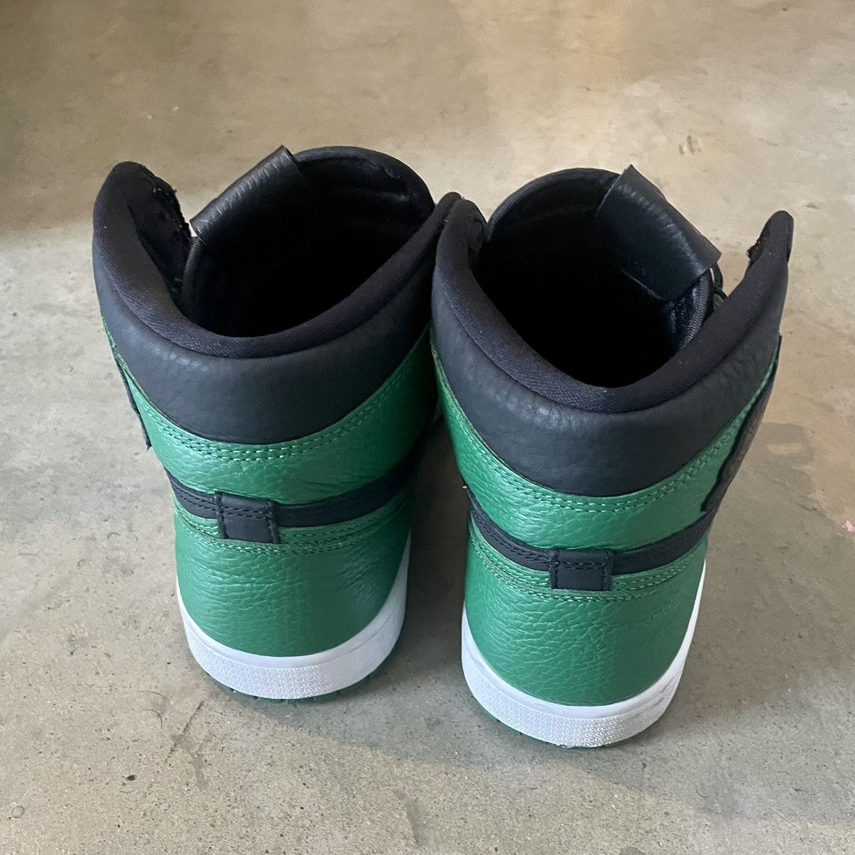 Jordan Brand Jordan 1 “Pine Green” Size US 8.5 / EU 41-42 - 5 Thumbnail