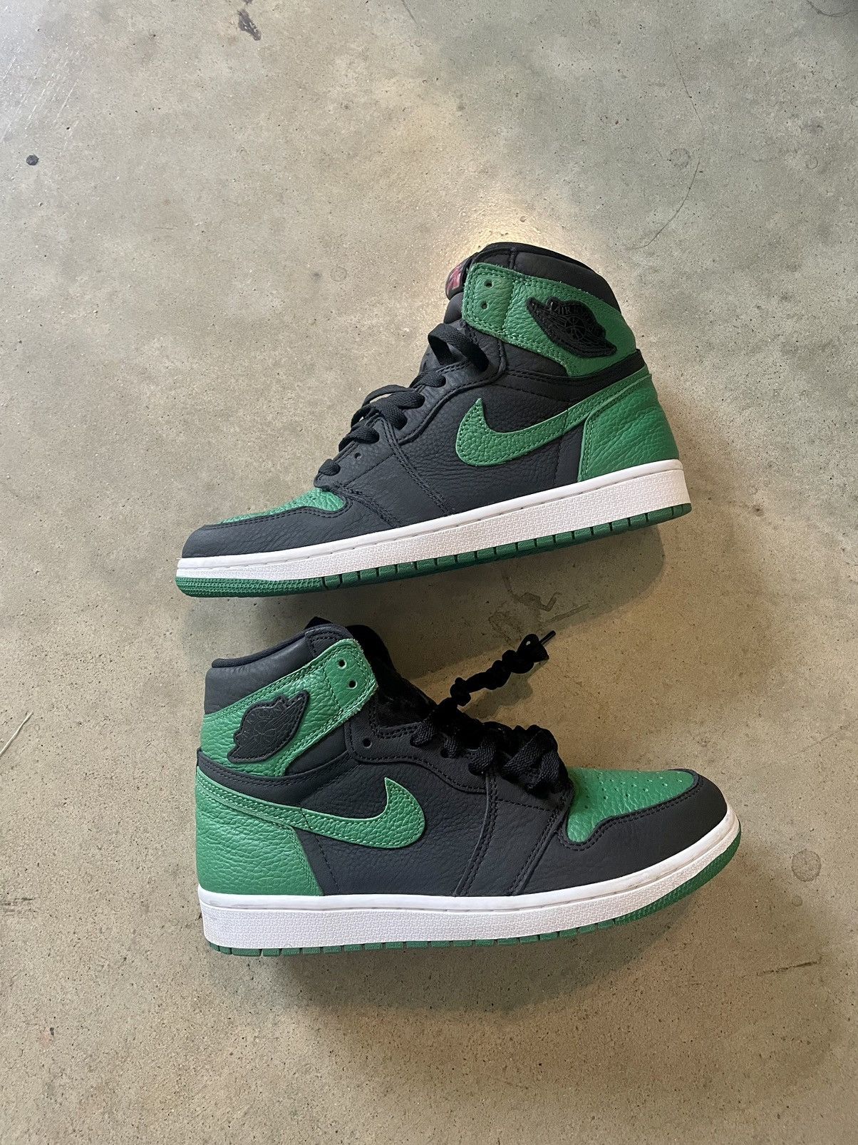Jordan Brand Jordan 1 “Pine Green” Size US 8.5 / EU 41-42 - 1 Thumbnail