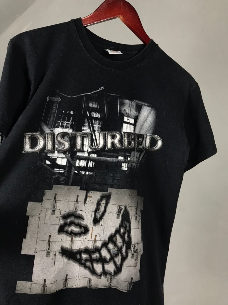 Band Tees Disturbed Vintage 2006 Tour Tee Size US S / EU 44-46 / 1 - 3 Thumbnail