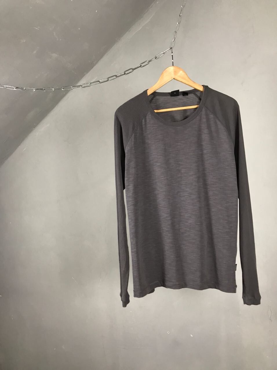 Hugo Boss Hugo Boss Luxury Gray Longsleeve Size US XL / EU 56 / 4 - 1 Thumbnail