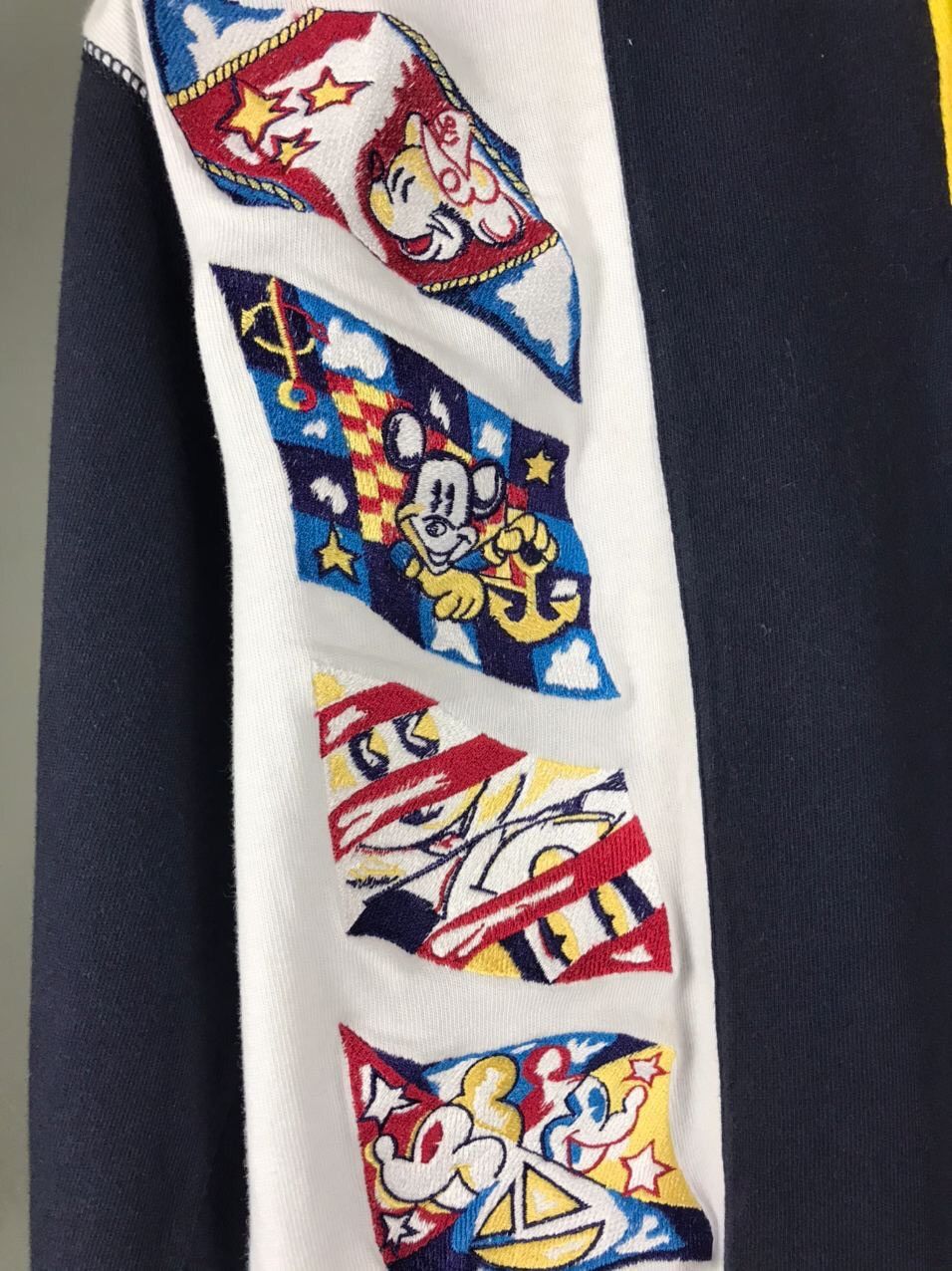 Disney Mickey Mouse Disney Vintage Sweatshirt Size US L / EU 52-54 / 3 - 4 Thumbnail