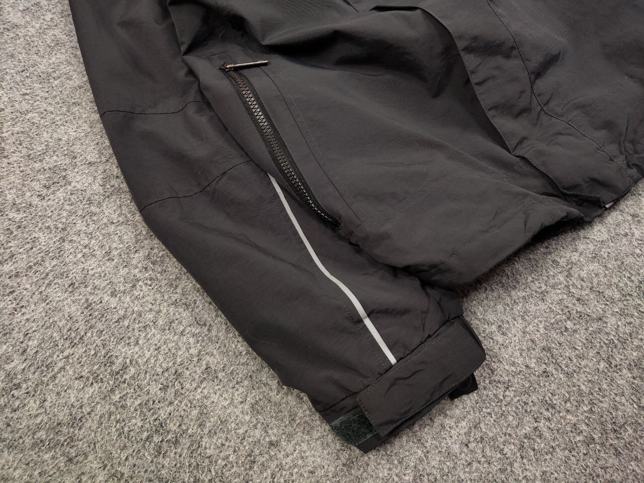 Mercedes-Benz Vintage 90's Mercedes-Benz Nylon Gray Logo Hooded Jacket Size US XL / EU 56 / 4 - 6 Thumbnail