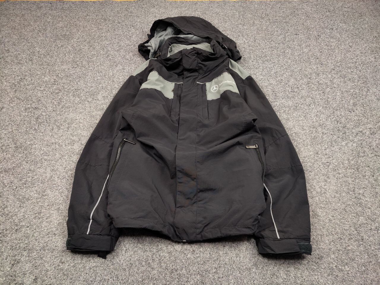 Mercedes-Benz Vintage 90's Mercedes-Benz Nylon Gray Logo Hooded Jacket Size US XL / EU 56 / 4 - 2 Thumbnail