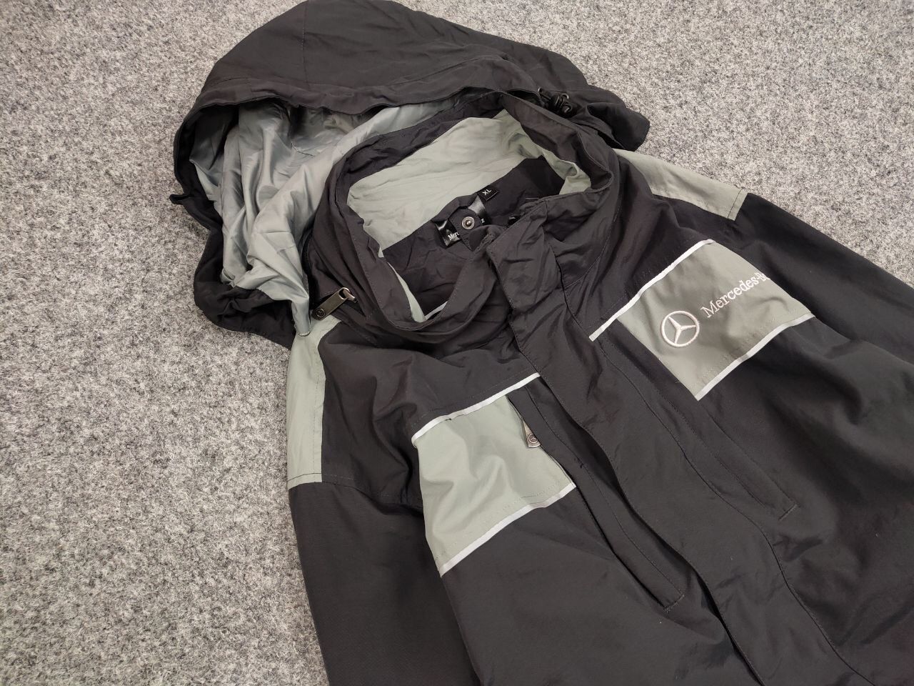 Mercedes-Benz Vintage 90's Mercedes-Benz Nylon Gray Logo Hooded Jacket Size US XL / EU 56 / 4 - 7 Thumbnail