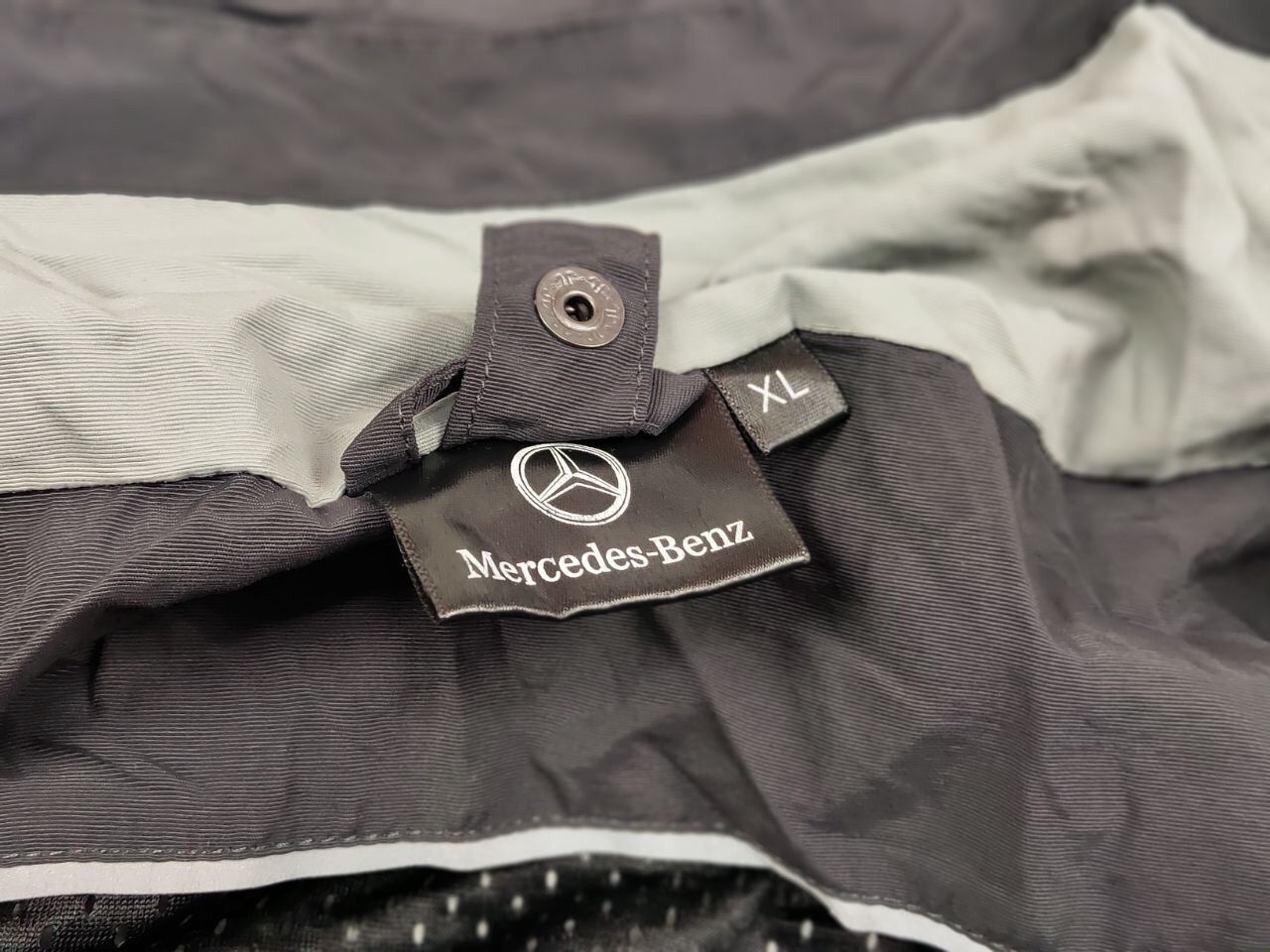 Mercedes-Benz Vintage 90's Mercedes-Benz Nylon Gray Logo Hooded Jacket Size US XL / EU 56 / 4 - 21 Thumbnail
