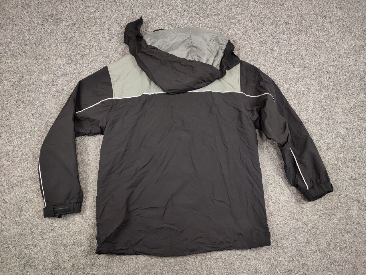 Mercedes-Benz Vintage 90's Mercedes-Benz Nylon Gray Logo Hooded Jacket Size US XL / EU 56 / 4 - 18 Thumbnail