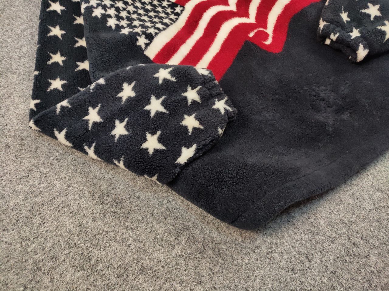 Vintage Vintage 90's Fleece Jacket All Over Logo Flag USA American Size US L / EU 52-54 / 3 - 6 Thumbnail
