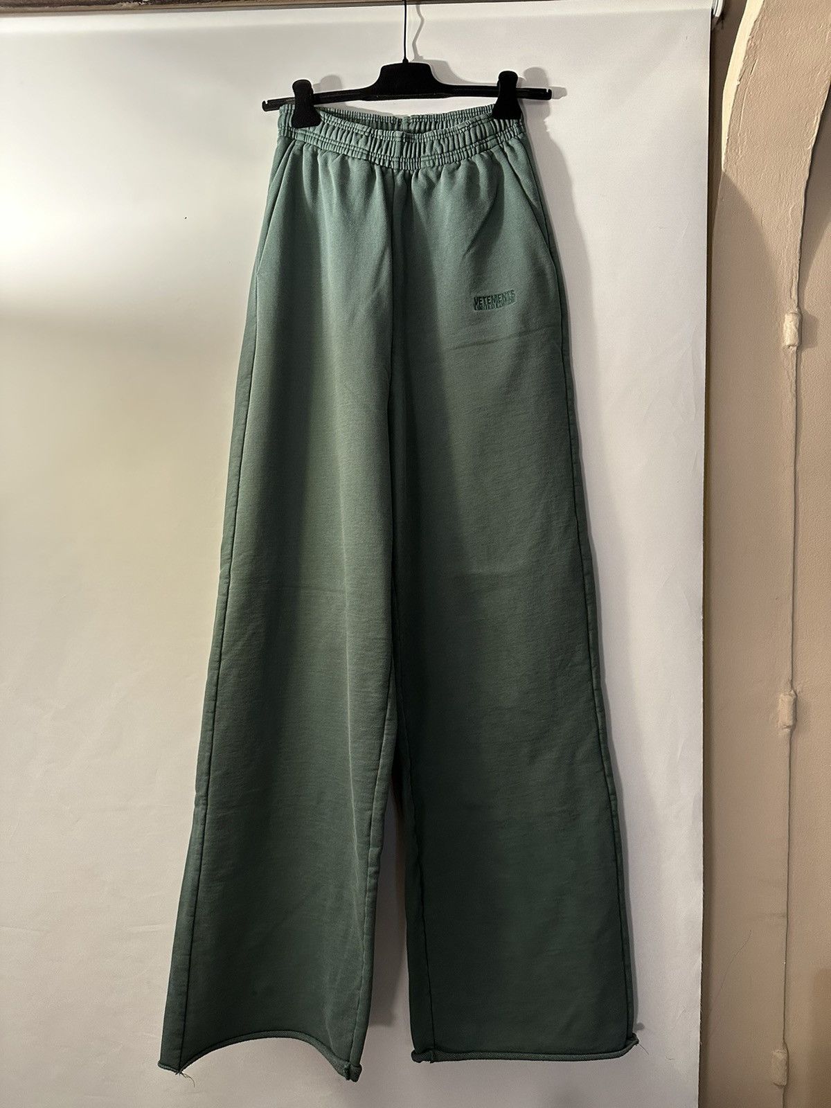Vetements Vetements Limited Edition Sweat Pants Size US 28 / EU 44 - 1 Thumbnail