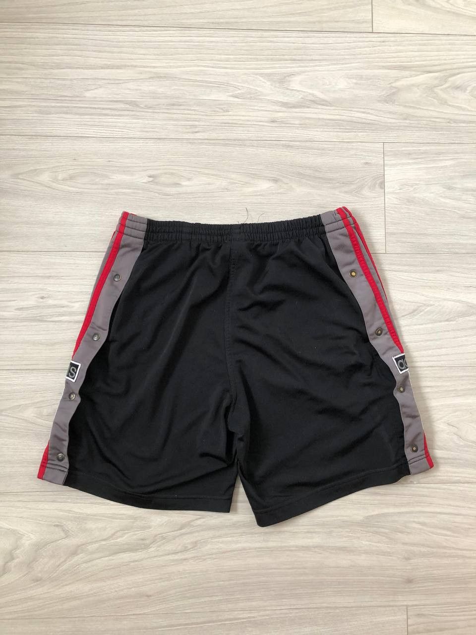 Vintage Vintage Y2K Adidas Stripes Shorts Size US 34 / EU 50 - 3 Thumbnail