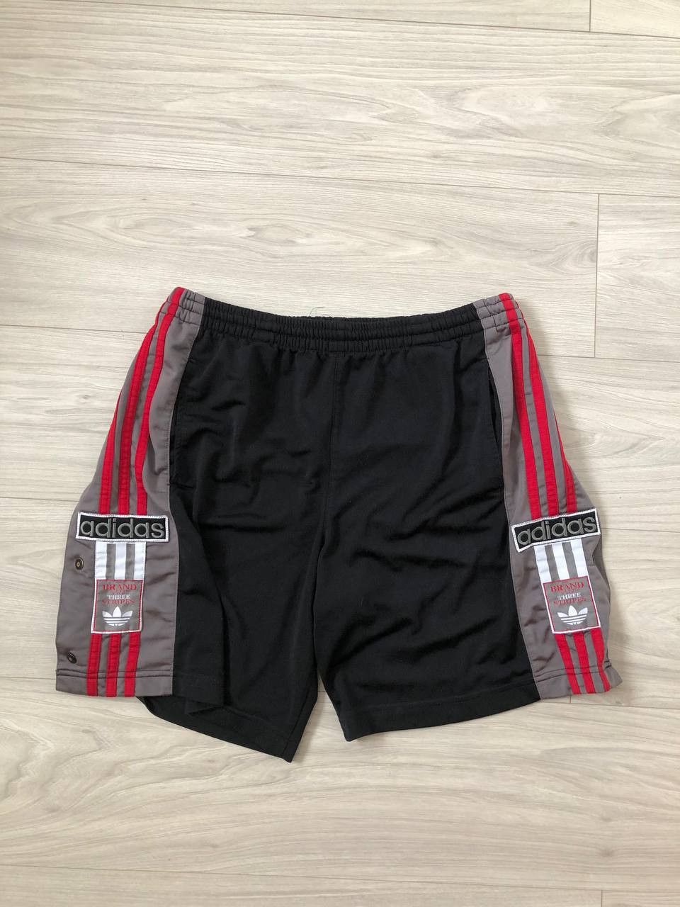 Vintage Vintage Y2K Adidas Stripes Shorts Size US 34 / EU 50 - 1 Thumbnail
