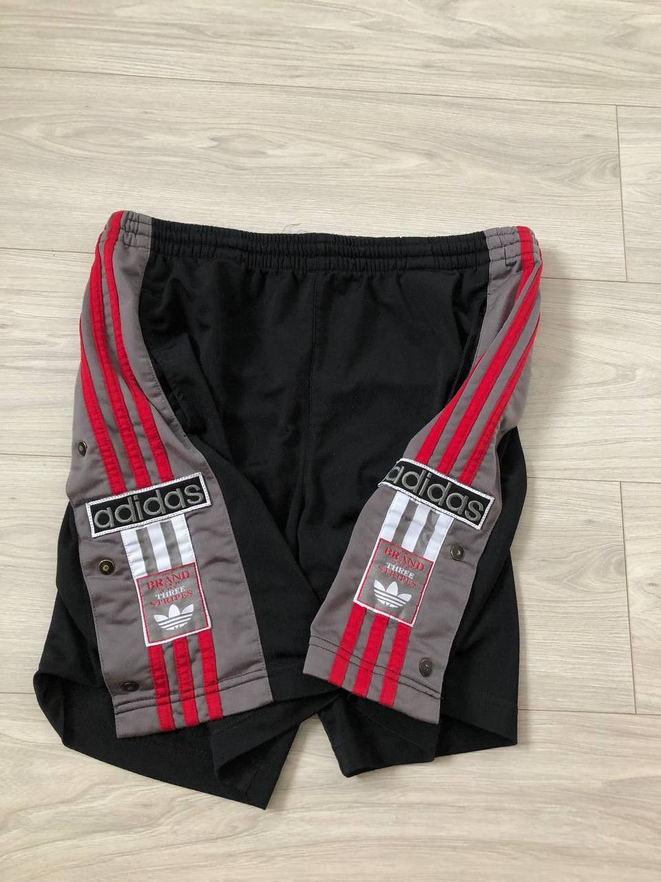 Vintage Vintage Y2K Adidas Stripes Shorts Size US 34 / EU 50 - 2 Thumbnail