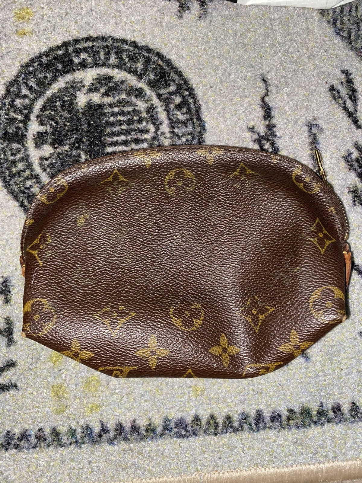 Louis Vuitton Louis Vuitton Toiletry Pouch Size ONE SIZE - 2 Thumbnail