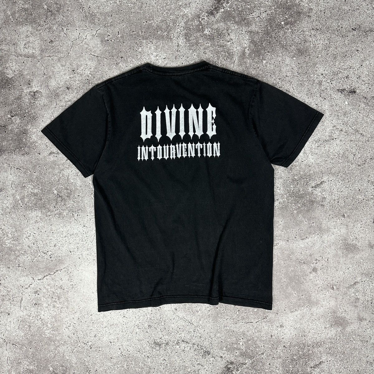 Band Tees Vintage 90s Slayer Divine Intourvention Bootleg Red tee rock Size US L / EU 52-54 / 3 - 3 Thumbnail