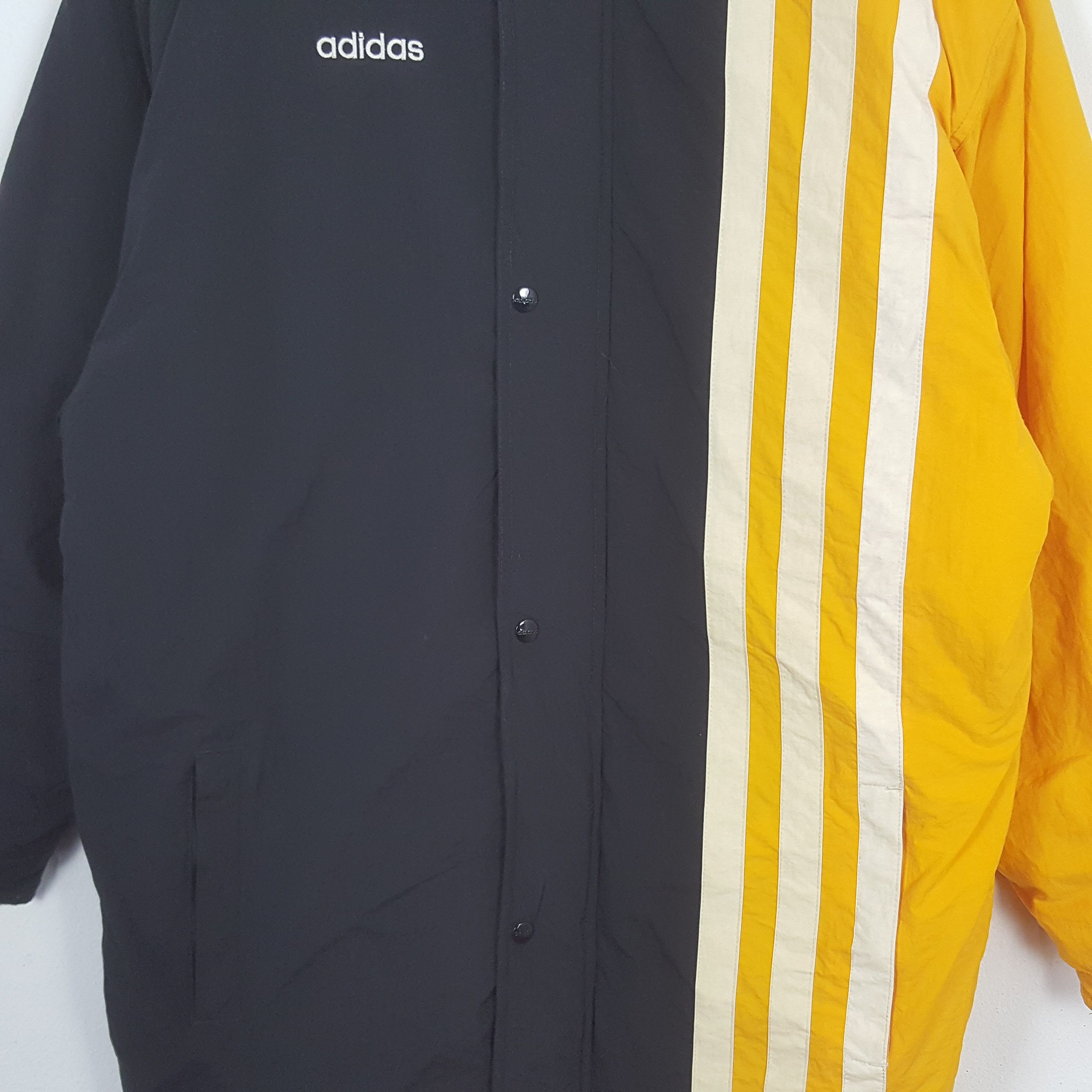 Adidas Vintage Adidas Sportwear Rare Design Windbreaker Jacket Size US L / EU 52-54 / 3 - 2 Thumbnail