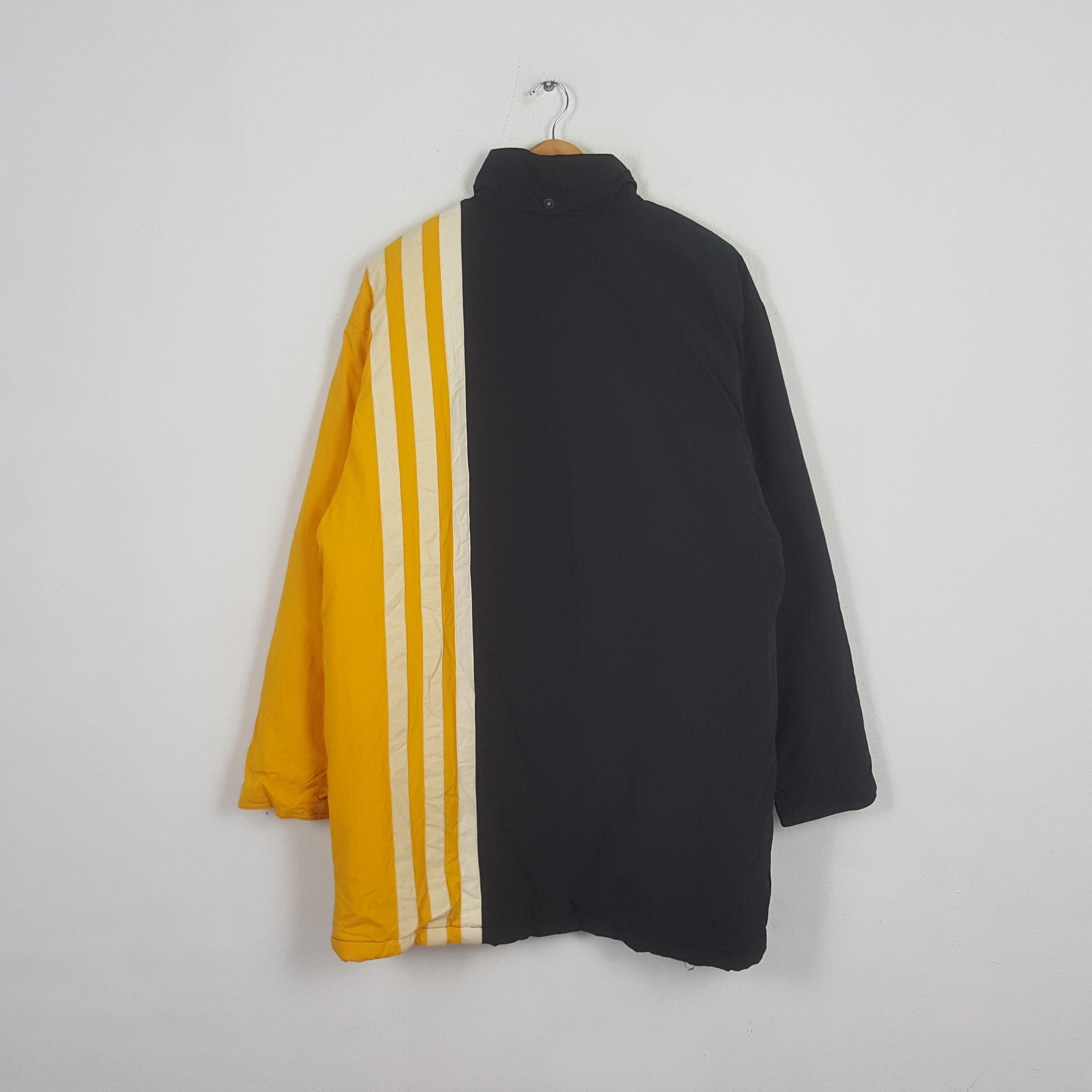 Adidas Vintage Adidas Sportwear Rare Design Windbreaker Jacket Size US L / EU 52-54 / 3 - 3 Thumbnail