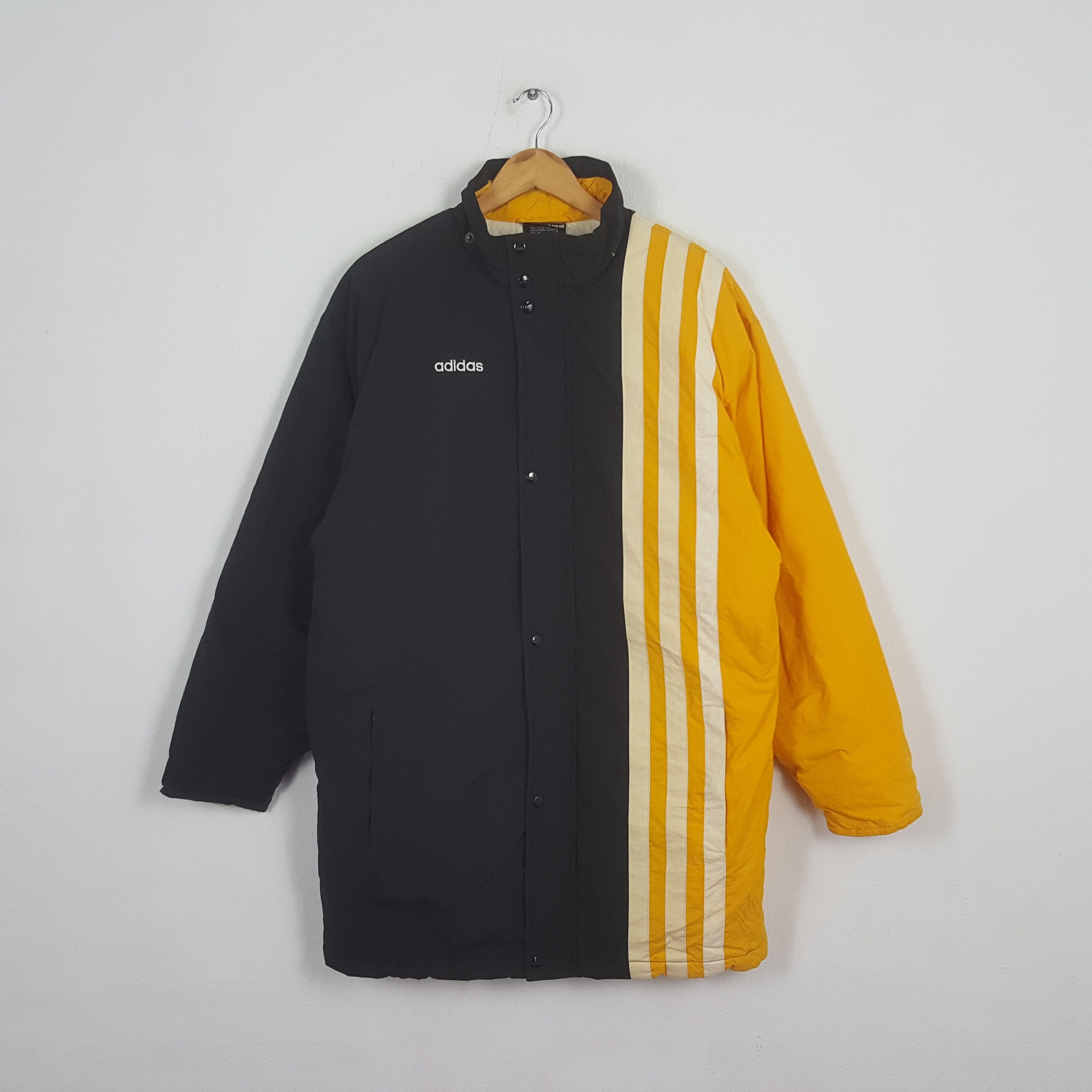 Adidas Vintage Adidas Sportwear Rare Design Windbreaker Jacket Size US L / EU 52-54 / 3 - 1 Thumbnail