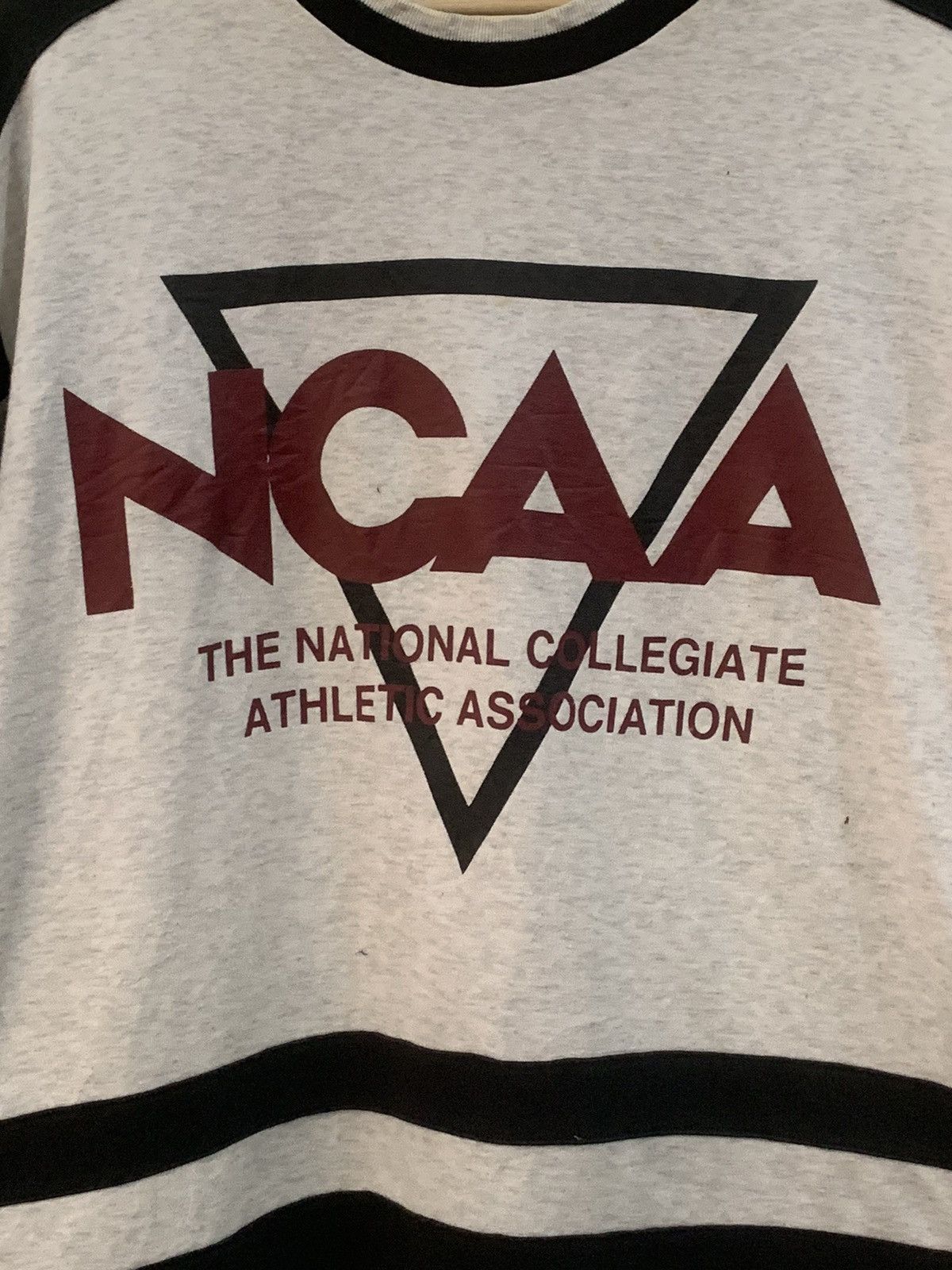 Descente × NCAA × Vintage Vintage NCAA big logo t-shirt Size US L / EU 52-54 / 3 - 6 Thumbnail