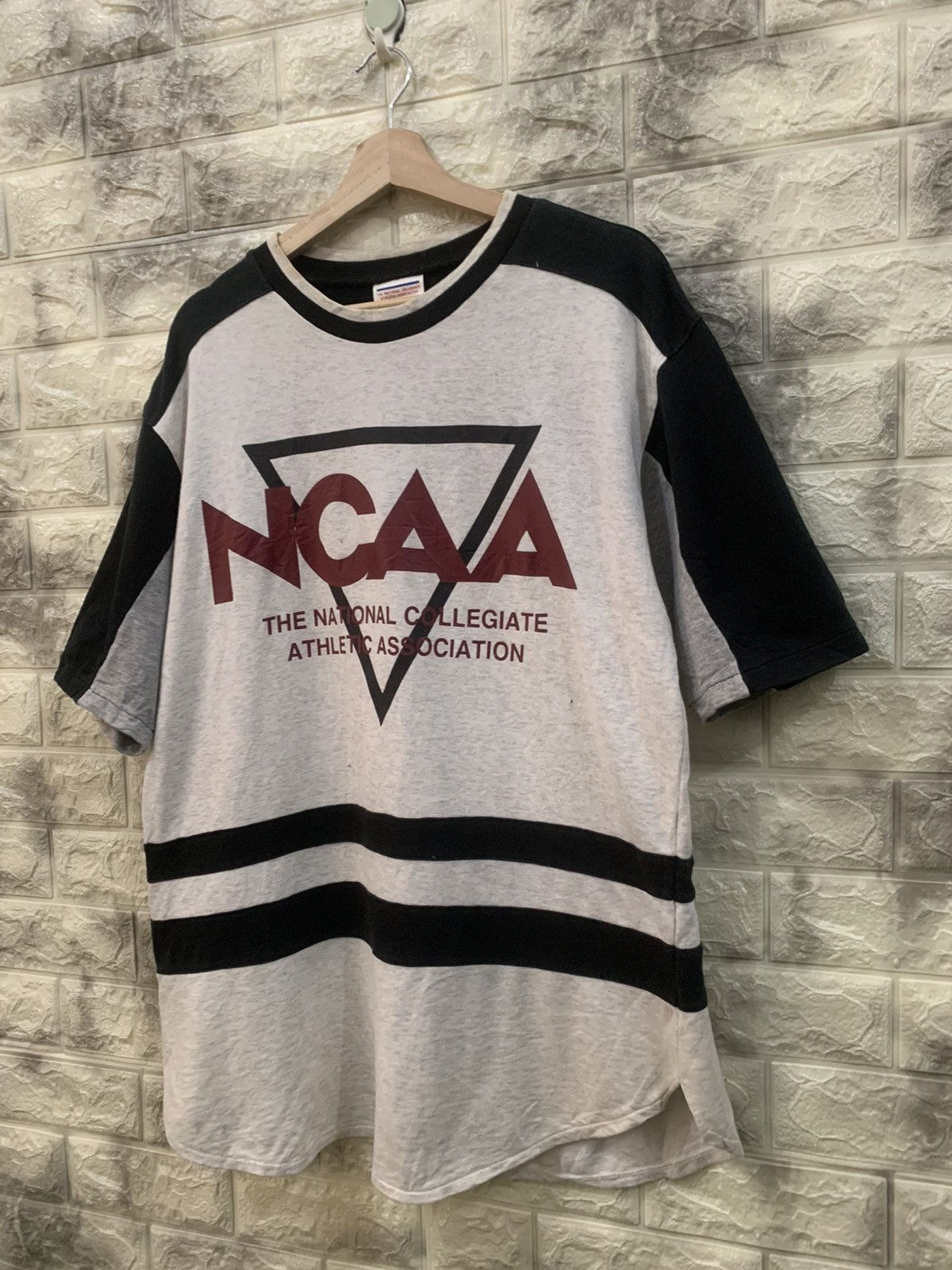 Descente × NCAA × Vintage Vintage NCAA big logo t-shirt Size US L / EU 52-54 / 3 - 3 Thumbnail