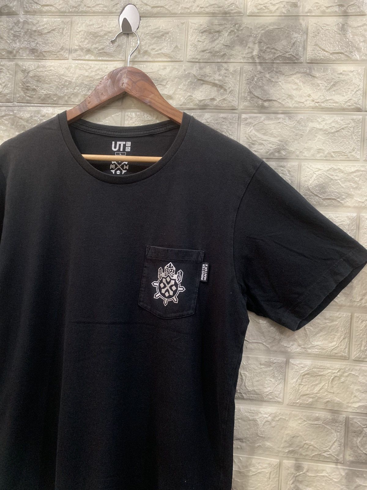 Anime Monster Hunter X black tees Size US L / EU 52-54 / 3 - 8 Thumbnail