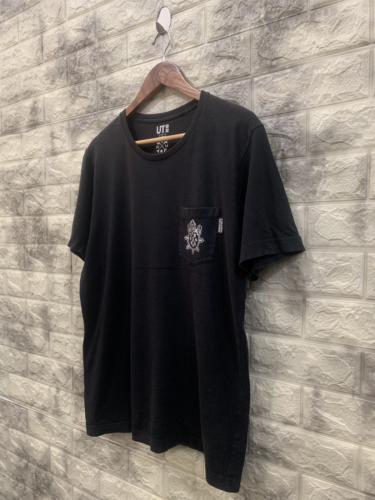 Anime Monster Hunter X black tees Size US L / EU 52-54 / 3 - 6 Thumbnail