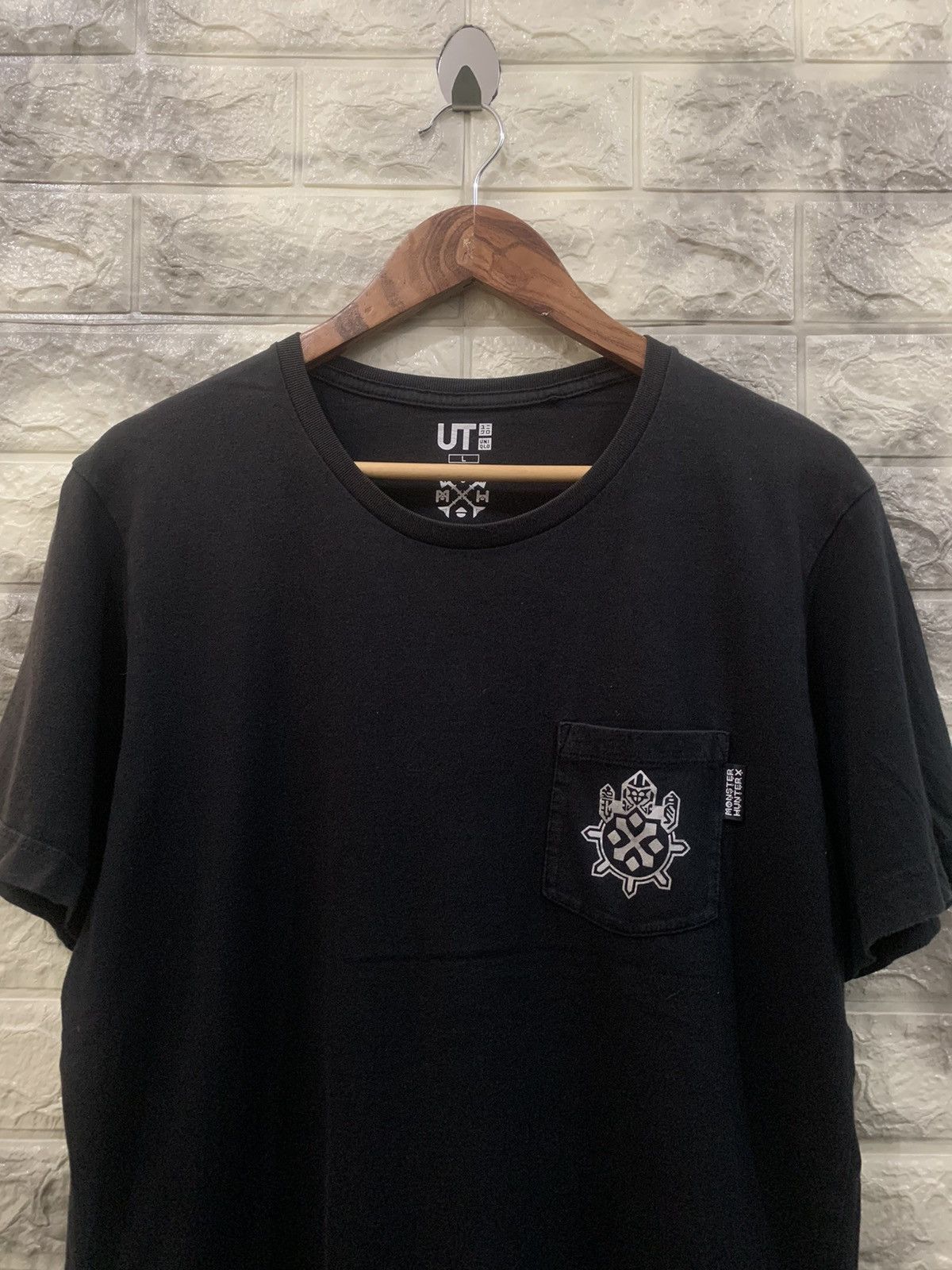 Anime Monster Hunter X black tees Size US L / EU 52-54 / 3 - 7 Thumbnail