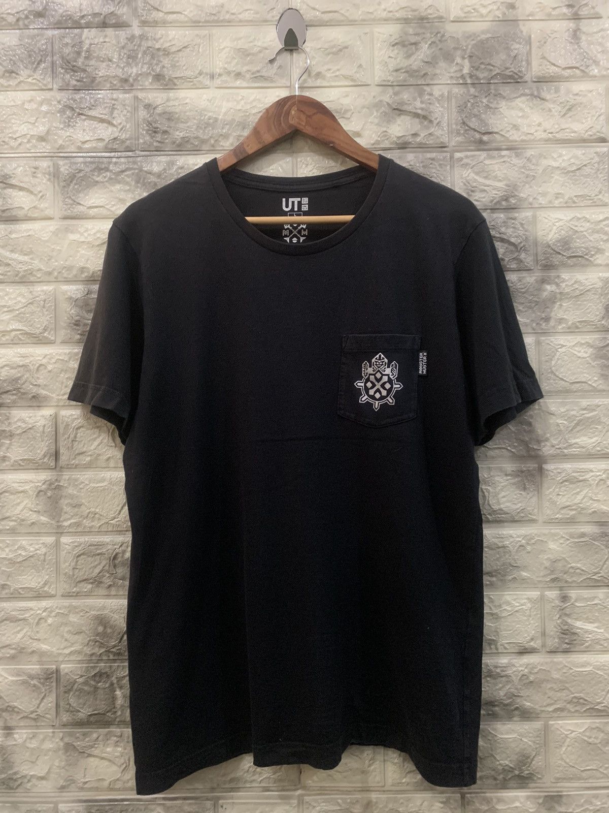 Anime Monster Hunter X black tees Size US L / EU 52-54 / 3 - 2 Thumbnail
