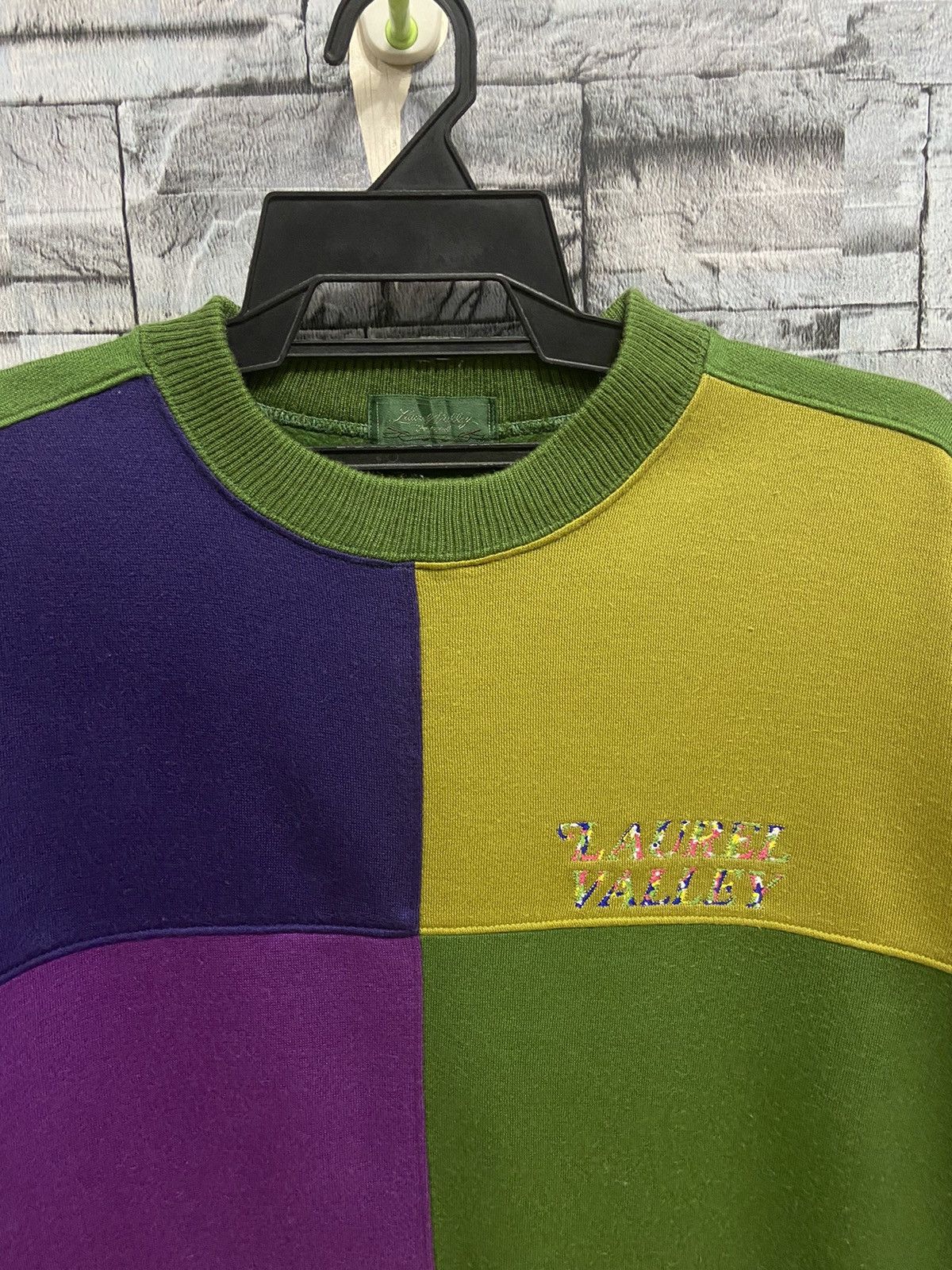 Vintage Vintage Laurel Valley sweatshirt embroidered patchwork Size US M / EU 48-50 / 2 - 3 Thumbnail
