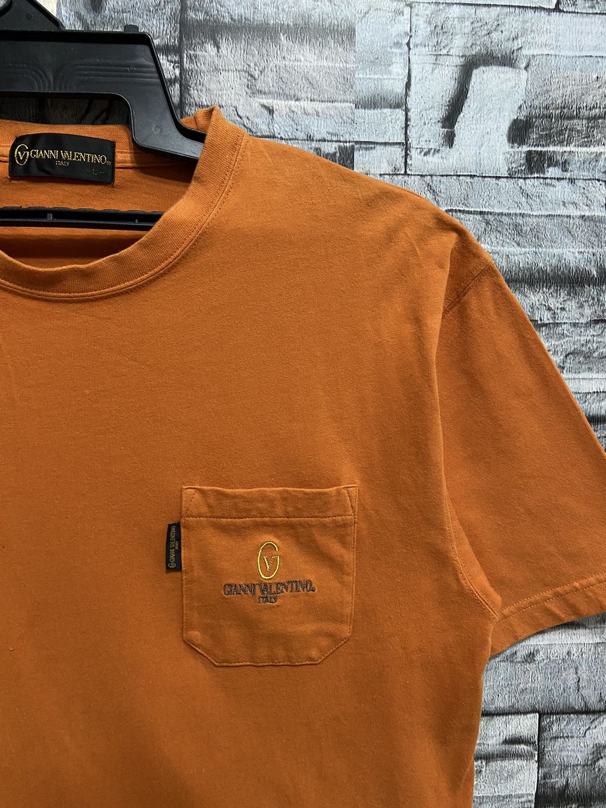 Valentino Vintage Gianni Valentino t shirt small design fit M Size US M / EU 48-50 / 2 - 5 Thumbnail