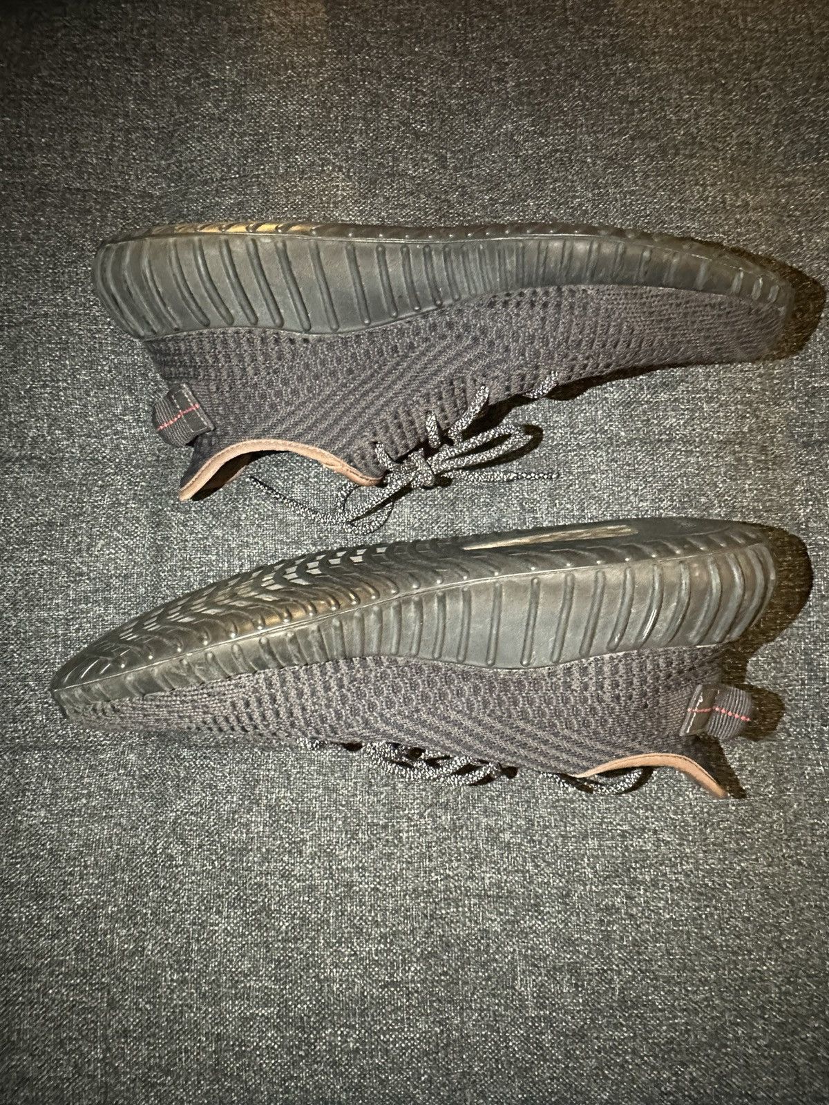 Adidas × Kanye West adidas Yeezy Boost 350 V2 Black Size US 11 / EU 44 - 2 Thumbnail