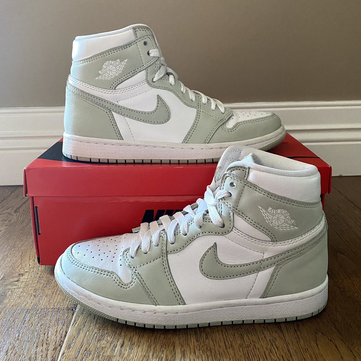 image of Jordan Nike Jordan 1 Retro High Seafoam Size 7W Shoes in Green, Men's