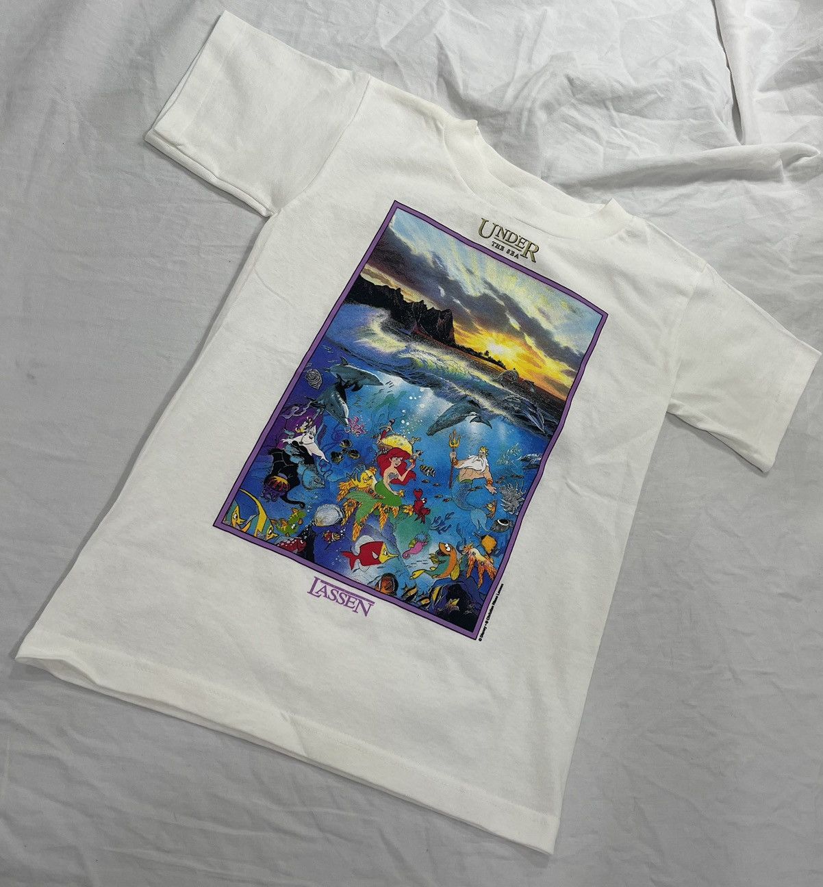 Lassen × リトルマーメイドUnder the Sea Tシャツ
