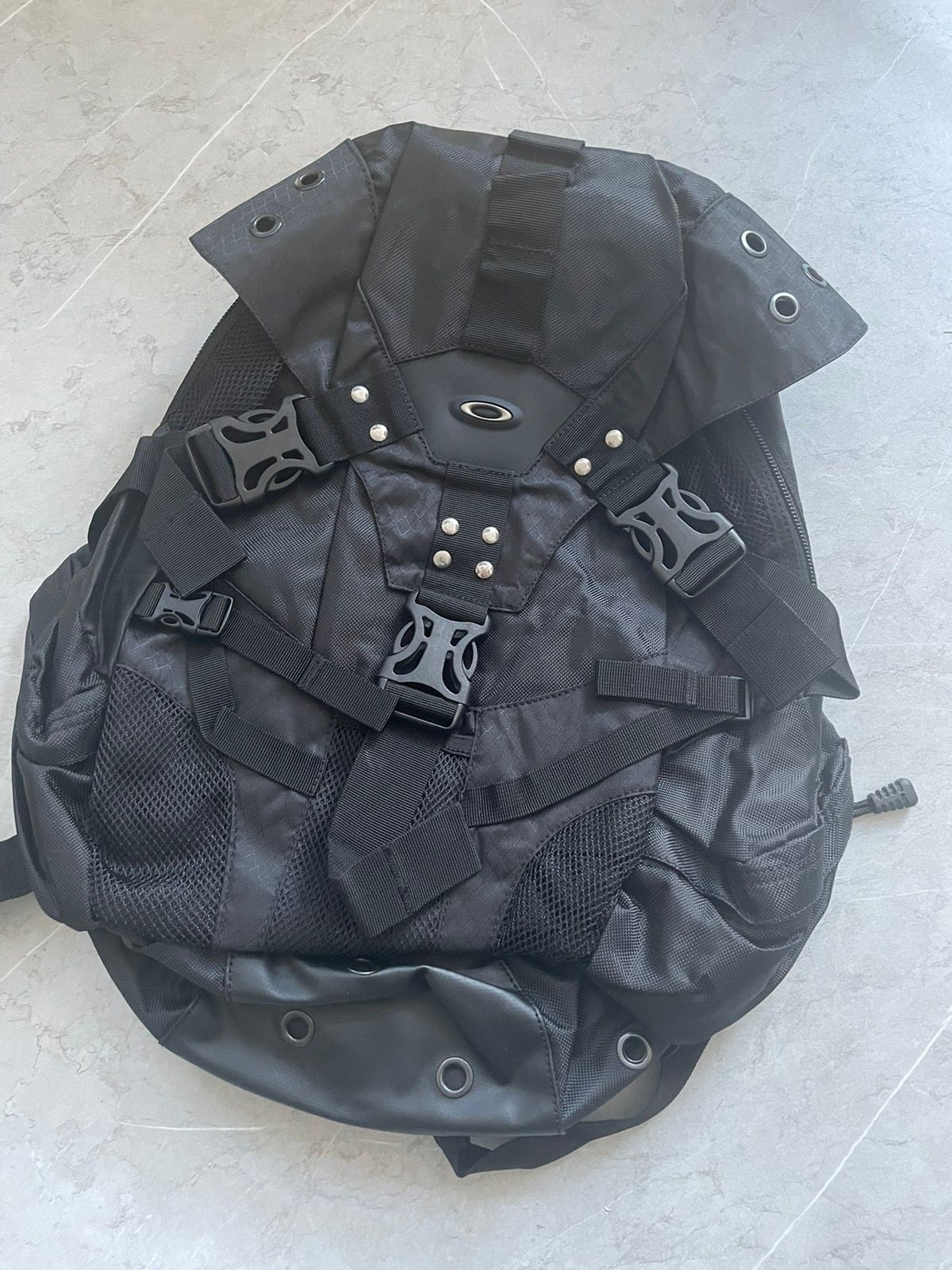 Pre-owned Oakley 2.0 Backpack In Black