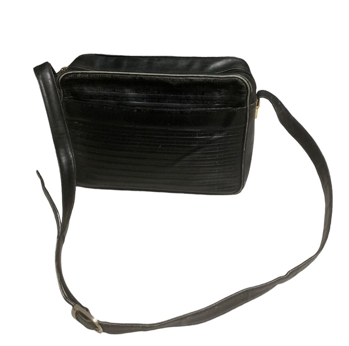 Last drop🔥Vintage Valentino Italy black leather sling bag