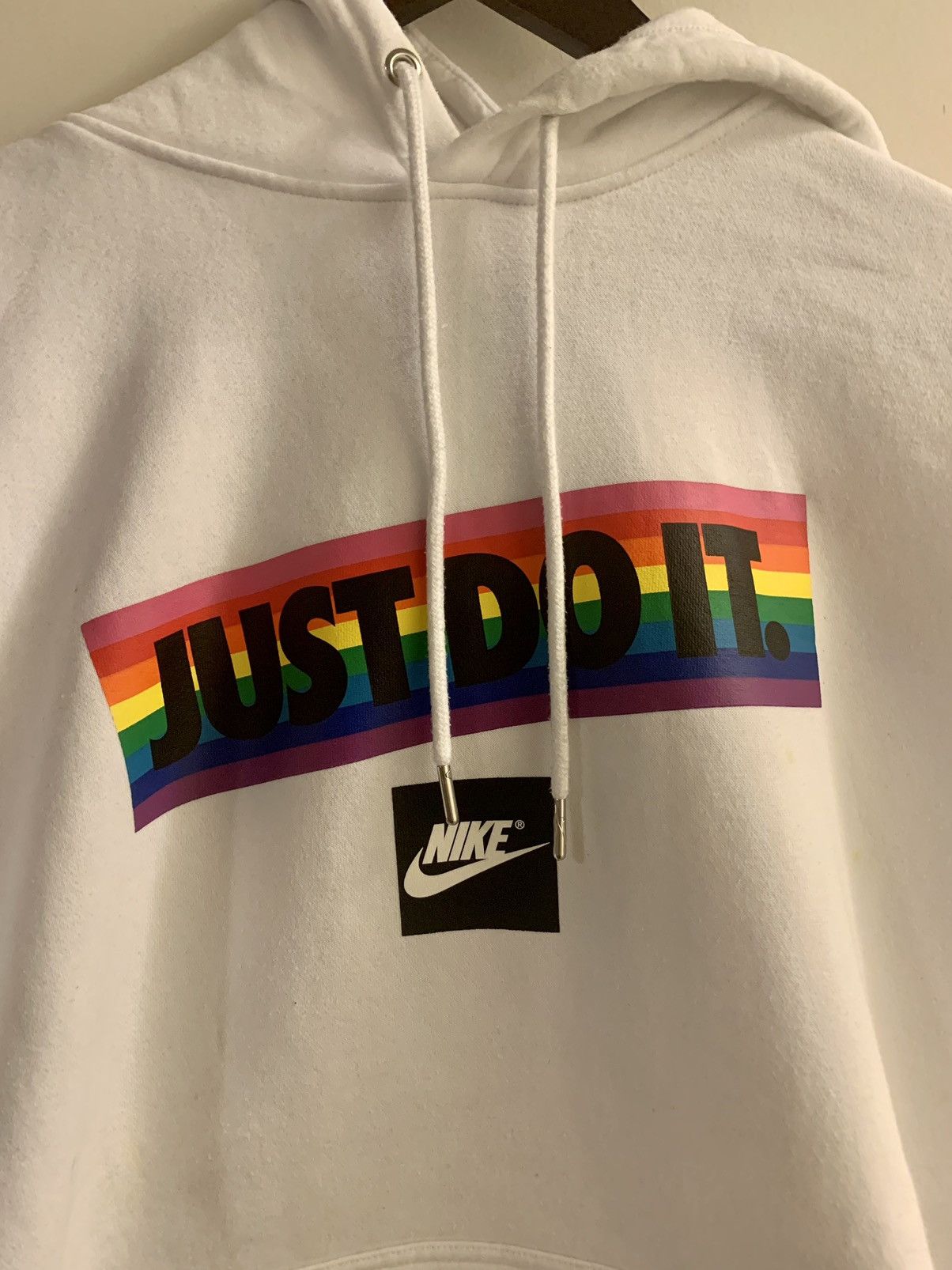Nike be true hoodie deals