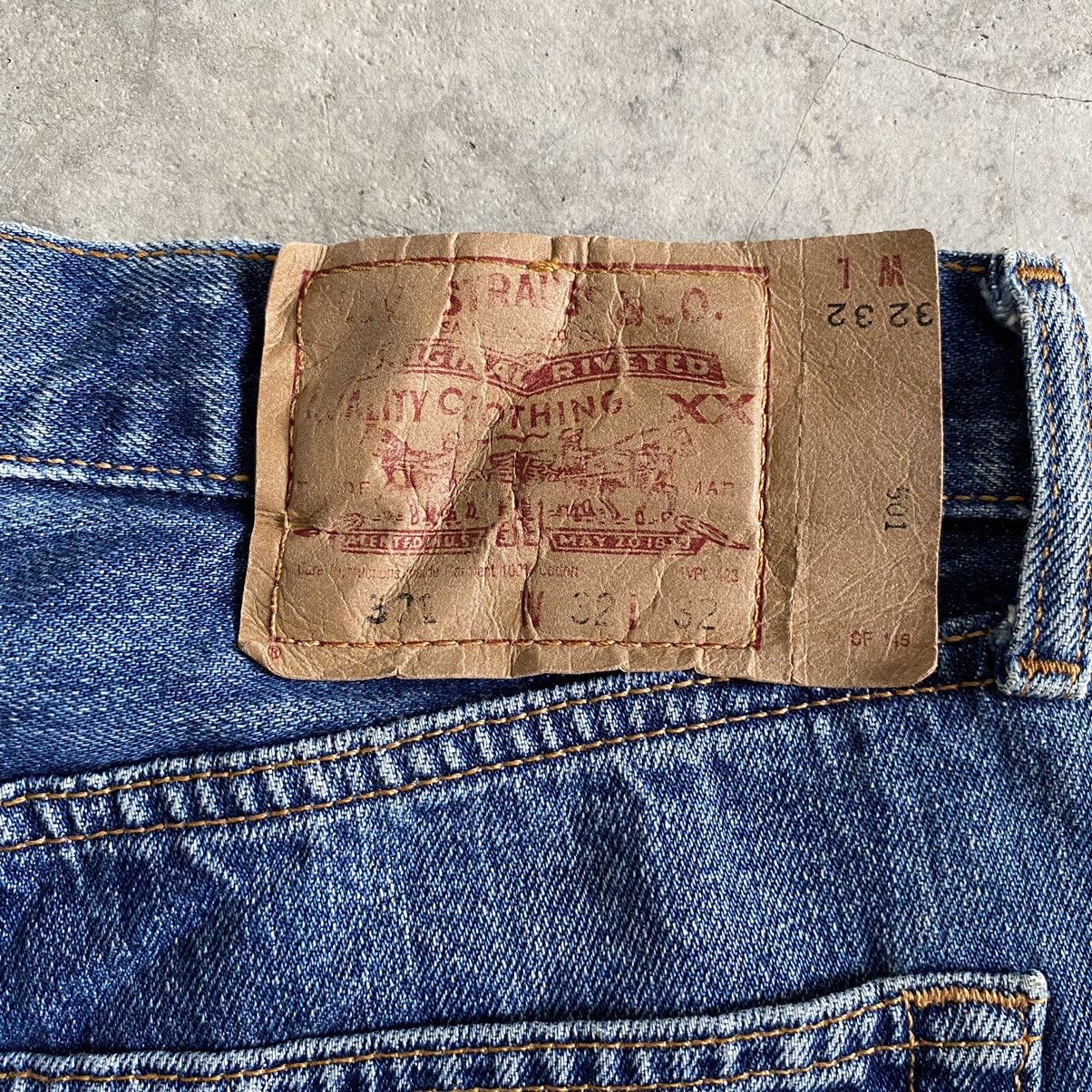 Levi's Size 31x30.5 Vintage Levi's 501 Faded Blue Ripped Jeans Size US 31 - 22 Thumbnail