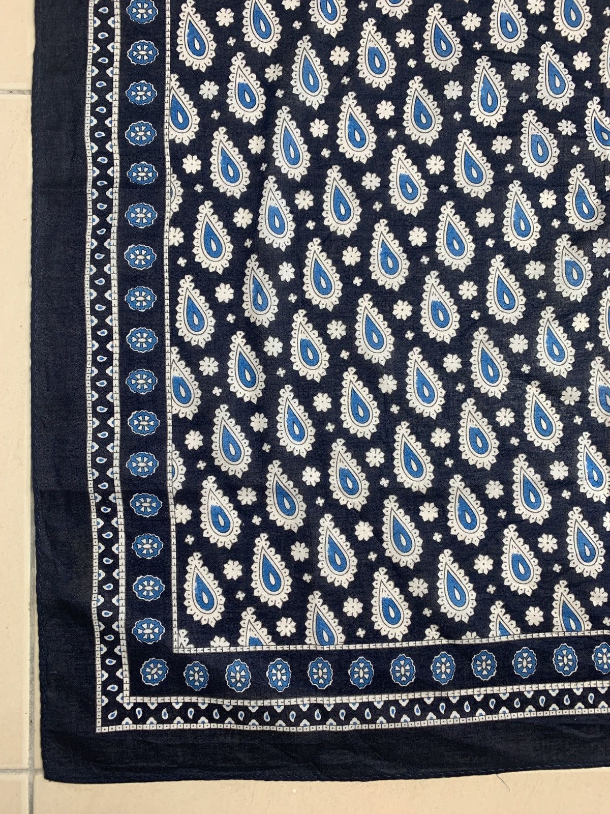 United Arrows United Arrow Handkerchief Pocketsquares Size ONE SIZE - 7 Thumbnail