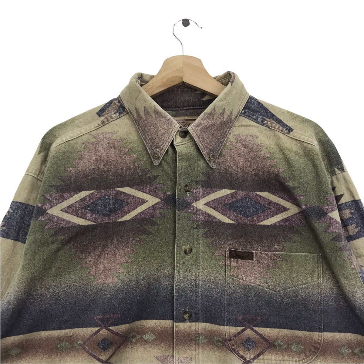 Vintage Vintage 80s WOOLRICH USA NAVAJO Native Urban Button Shirt Size US XL / EU 56 / 4 - 2 Thumbnail
