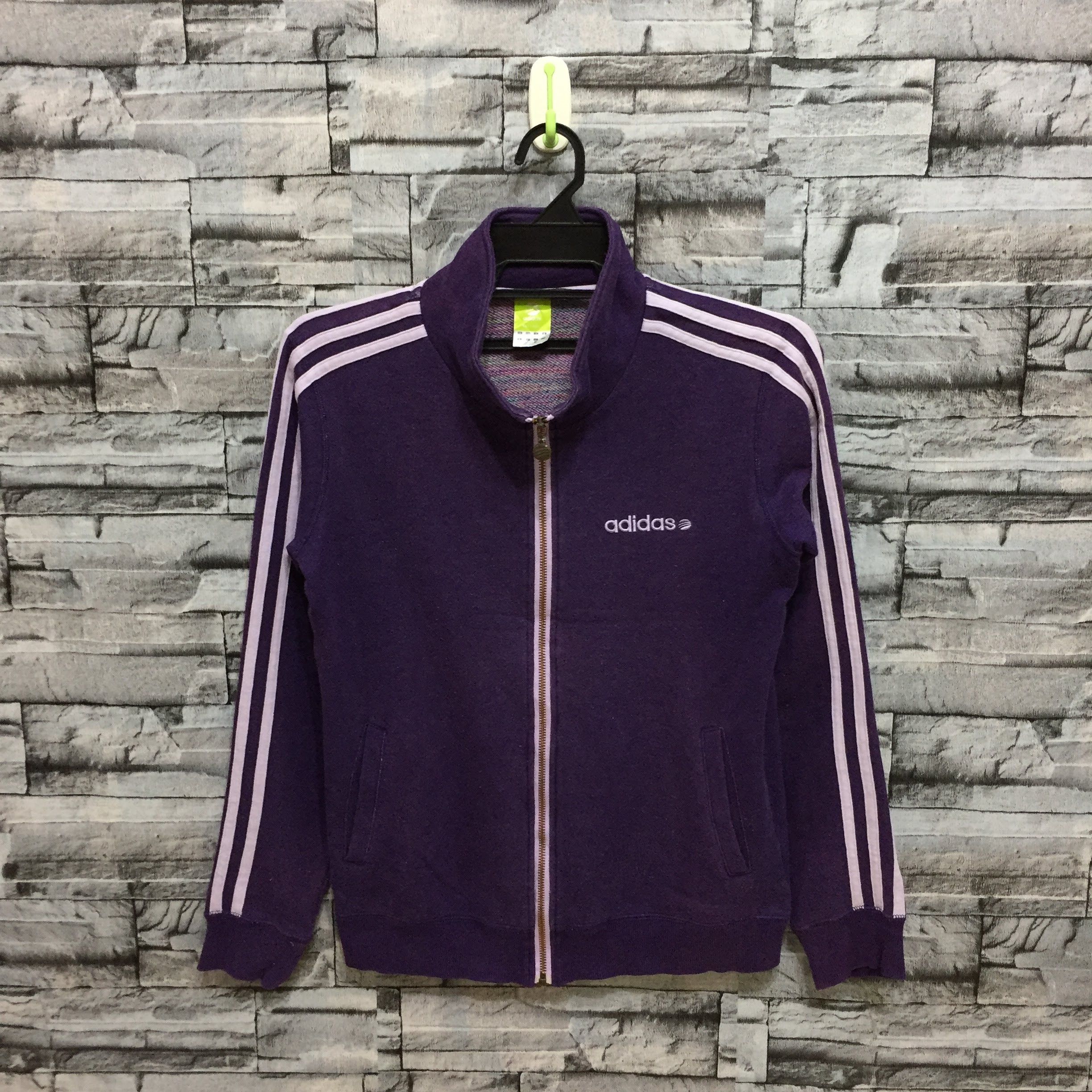 Adidas Vintage Adidas sweatshirt embroidered stripe Size US M / EU 48-50 / 2 - 2 Thumbnail