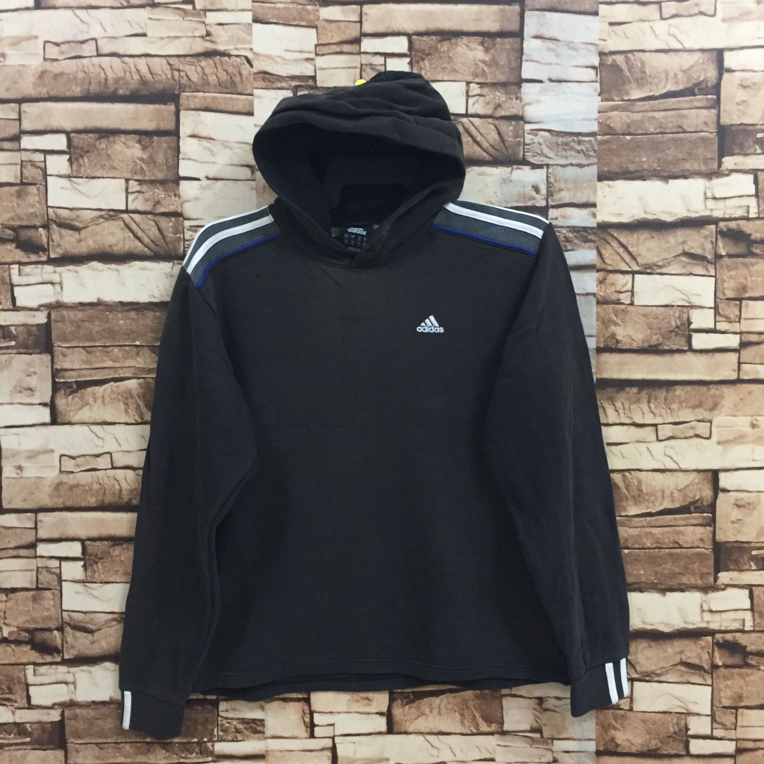 Adidas Vintage adidas hoodie logo embroidered size S fit M Size US M / EU 48-50 / 2 - 1 Thumbnail
