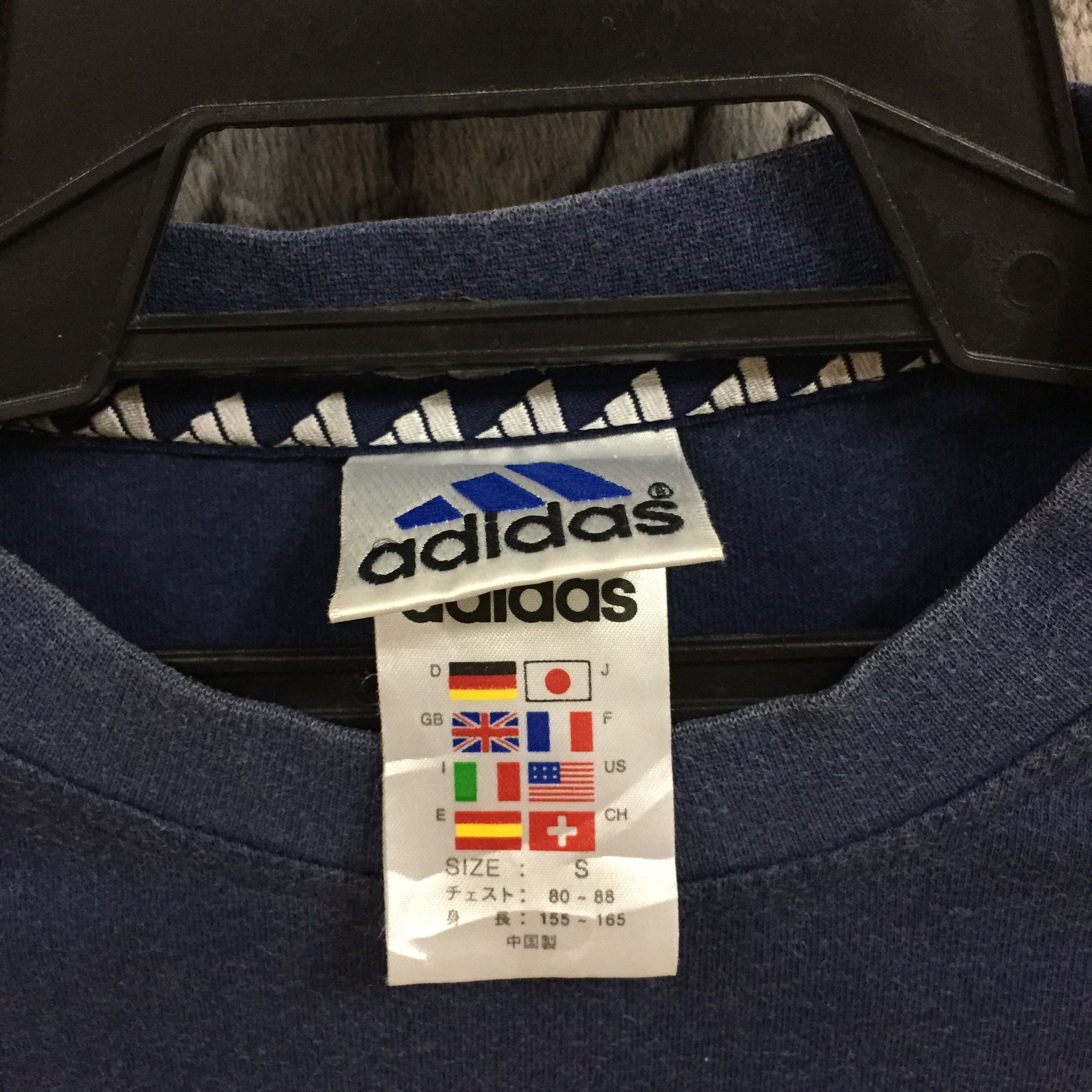 Adidas Vintage Adidas t shirt big logo size S (fits M) dark blue Size US M / EU 48-50 / 2 - 3 Thumbnail