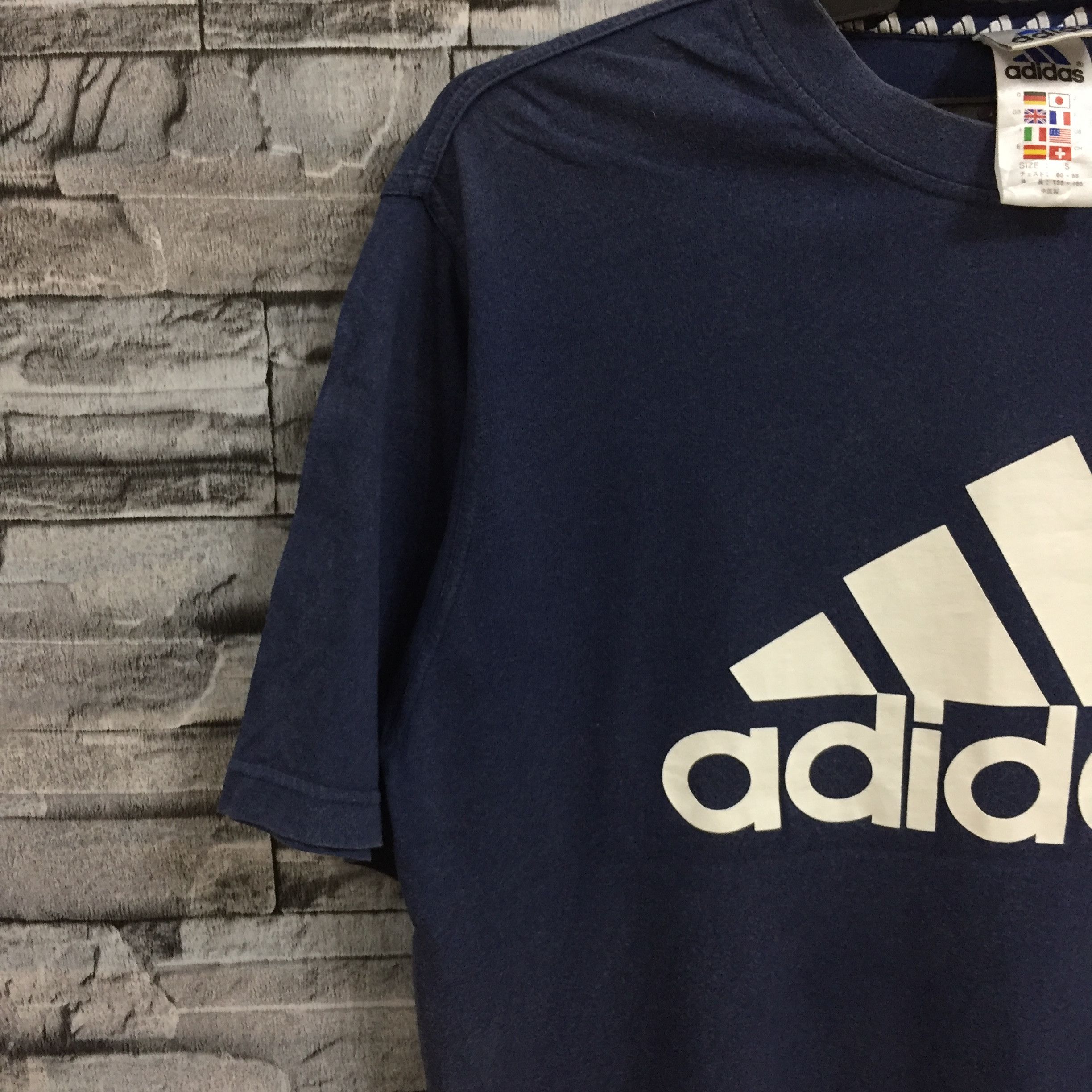 Adidas Vintage Adidas t shirt big logo size S (fits M) dark blue Size US M / EU 48-50 / 2 - 4 Thumbnail
