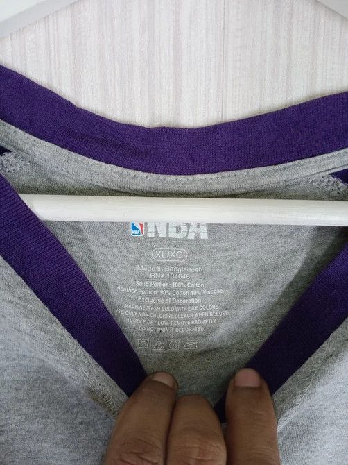 Vintage Early 00s Lakers NBA Big Logo Tshirt