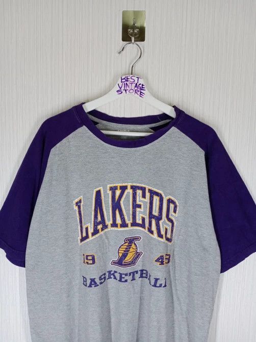 Vintage Early 00s Lakers NBA Big Logo Tshirt