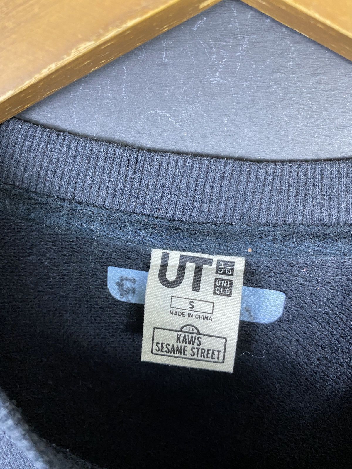 Kaws × Vintage Vintage Kaws X Uniqlo X Sesame Street Sweatshirt Size US S / EU 44-46 / 1 - 6 Thumbnail