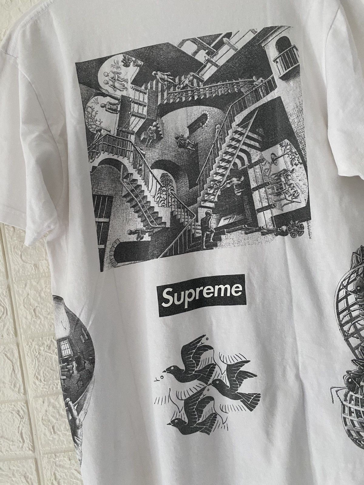 Supreme supreme x mc escher 2017 tshirt Size US M / EU 48-50 / 2 - 3 Thumbnail